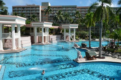 Hawaii Marriott hotels woo LGBT visitors