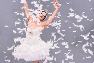Gender-bending ballet troupe brings levity to the holidays