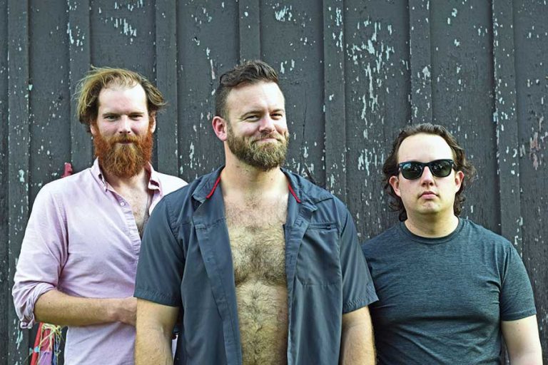 Mutts: Chicago indie-rockers band together