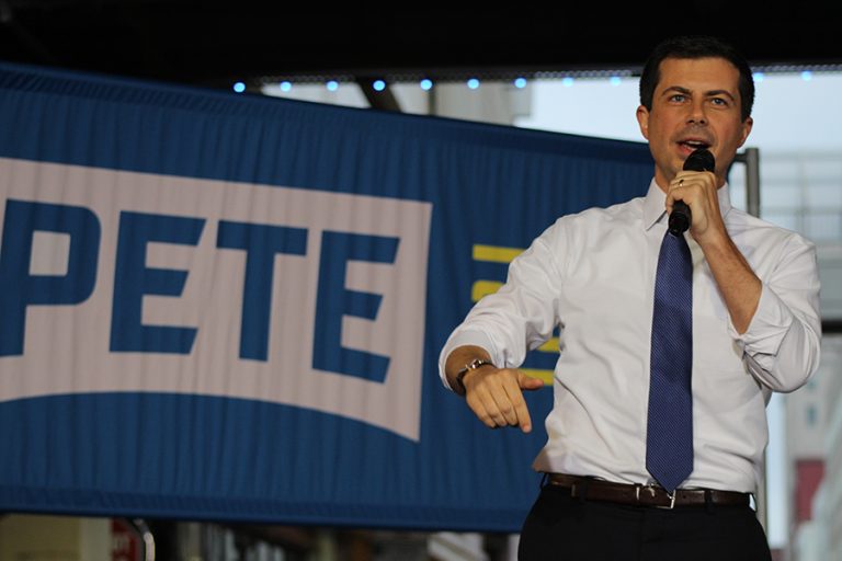 Crowds fill Reading Terminal Market streets for Pete Buttigieg rally