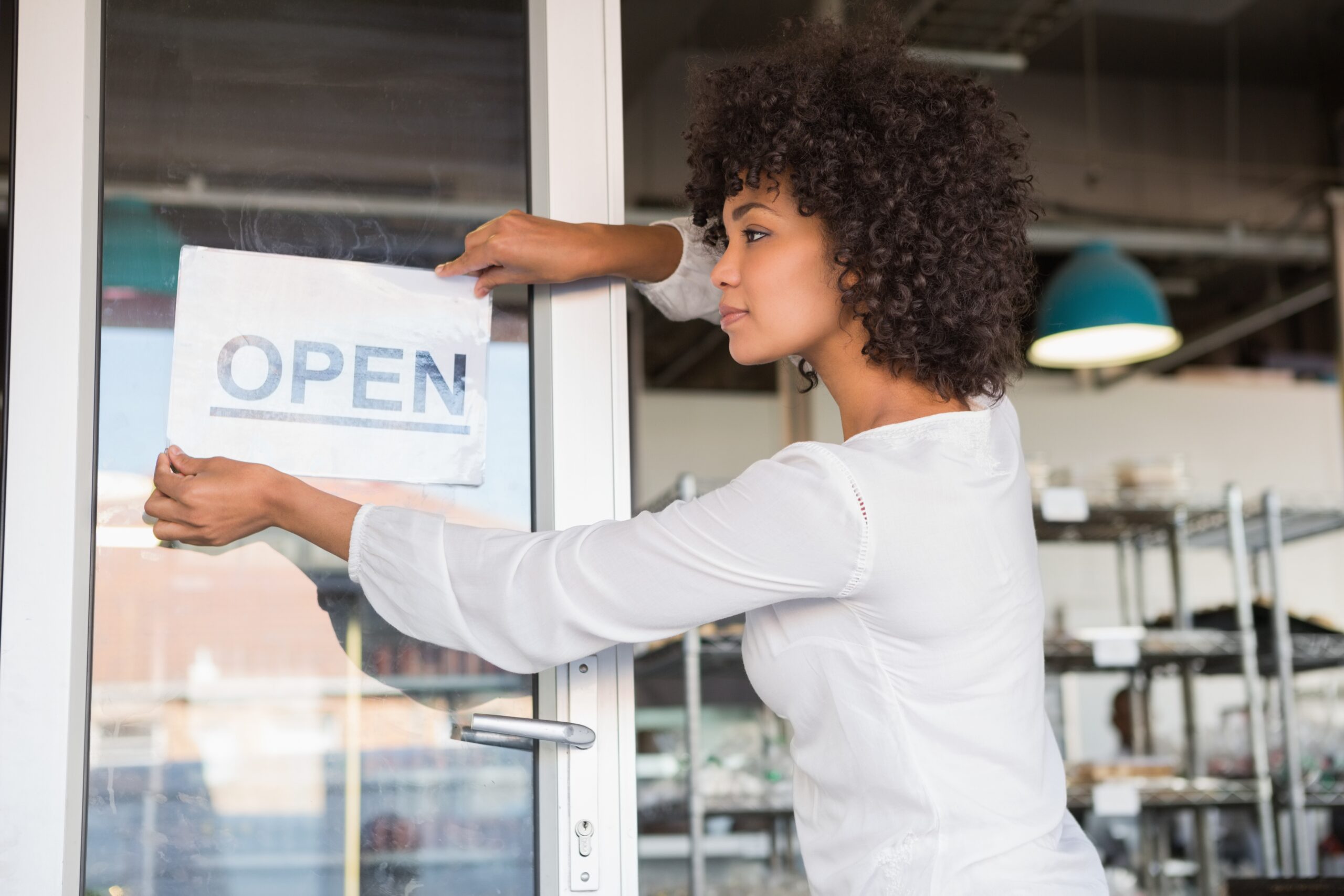 Open бизнес. Buy an existing Business. Девушка вешает табличку открыто. Go off Business. Shop owner saves his Employee from getting electrocuted..