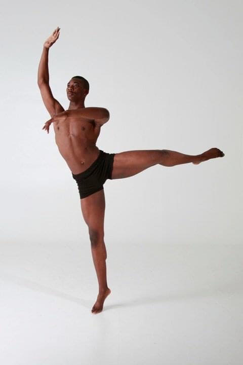 Maso Mutt came to Philadelphia to pursue dance and attended University of the Arts.
